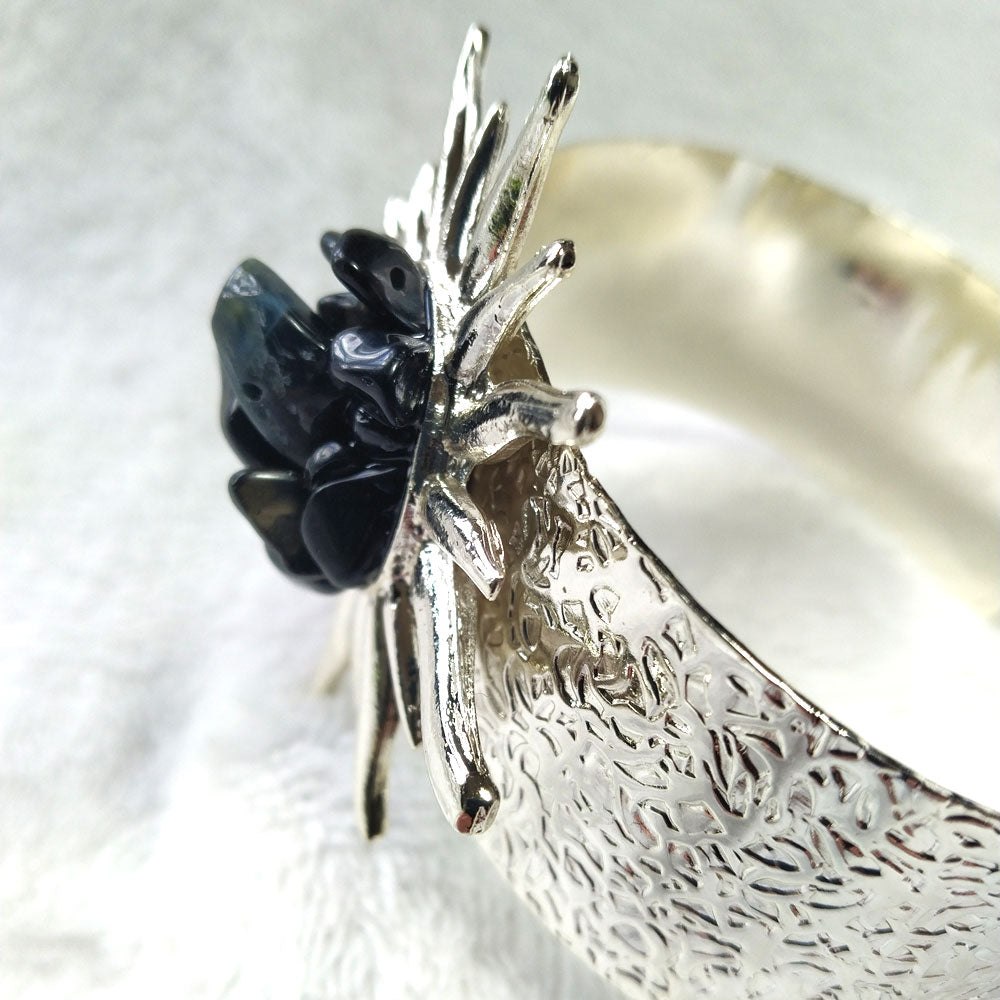 Radiant Sunburst: 24K White Gold Onyx Adjustable Bracelet detail