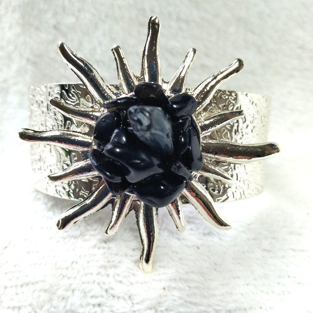 Radiant Sunburst: 24K White Gold Onyx Adjustable Bracelet detail 2