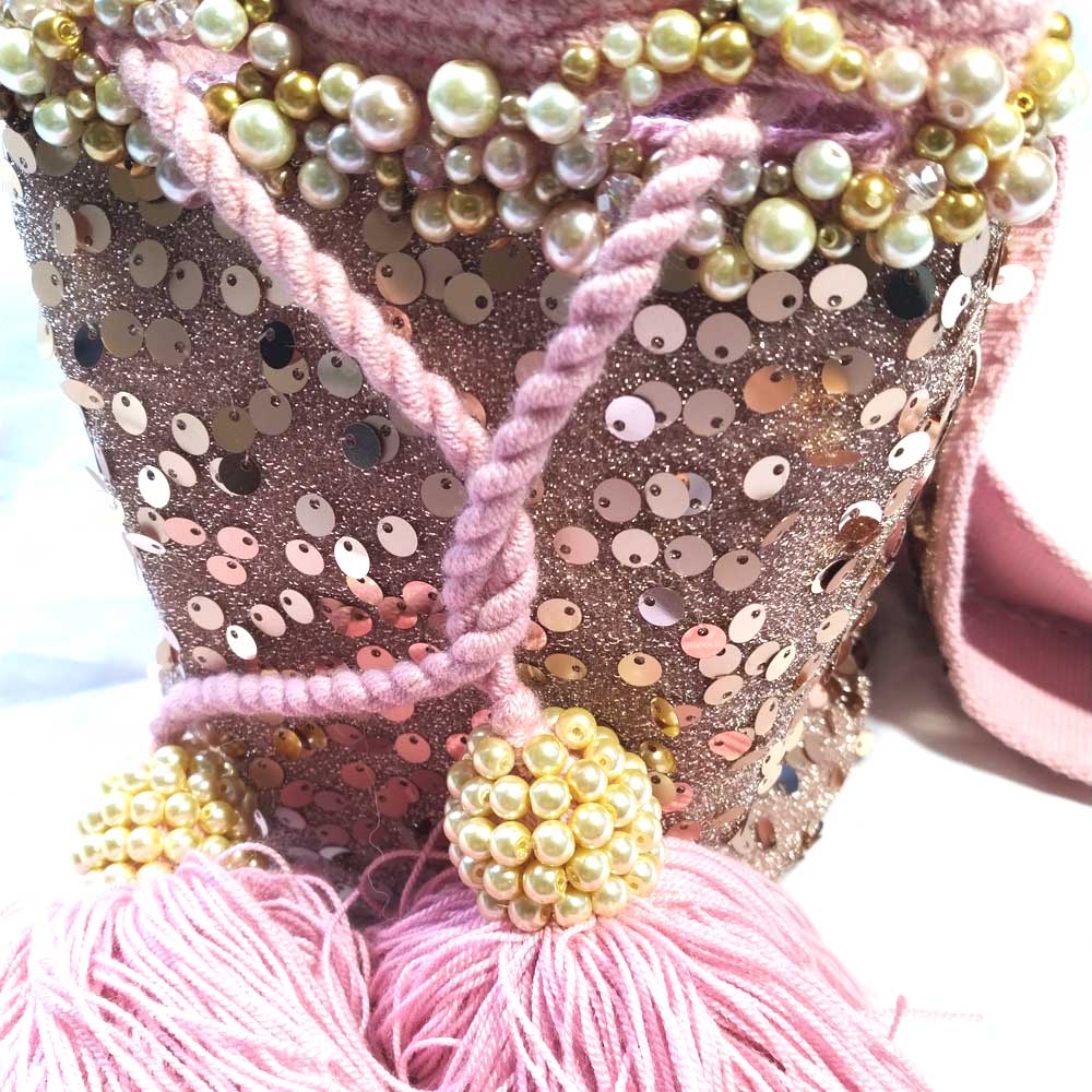 Vibrant Pink Wayuu Bag with Chic Gold Metal Accents